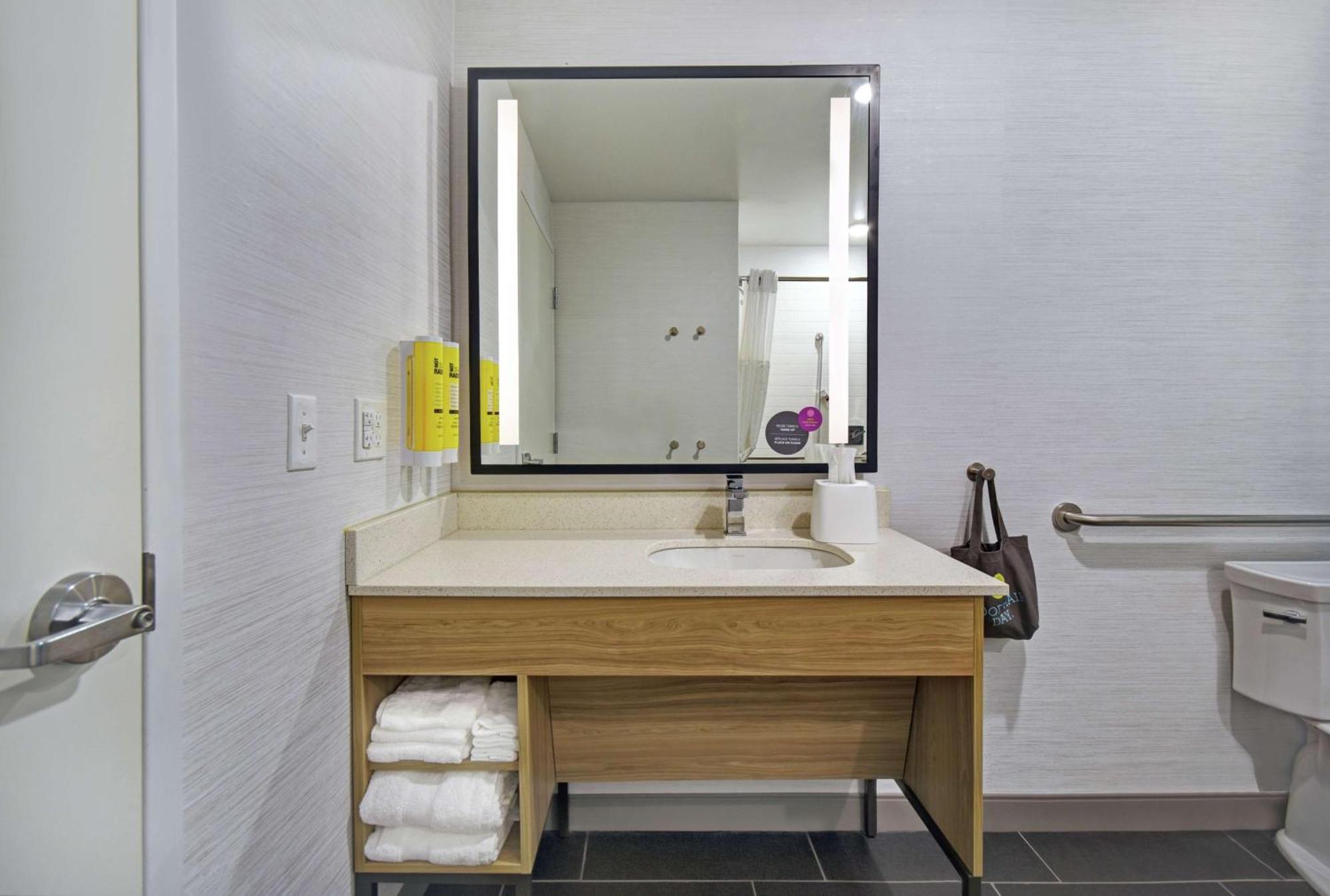Tru By Hilton Grand Rapids Airport Ξενοδοχείο Kentwood Εξωτερικό φωτογραφία